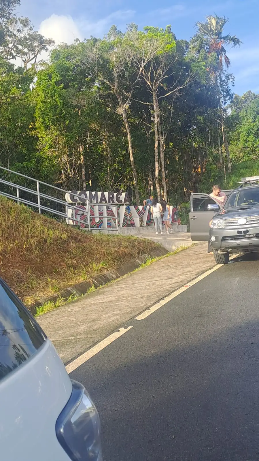 listing-details-carousel